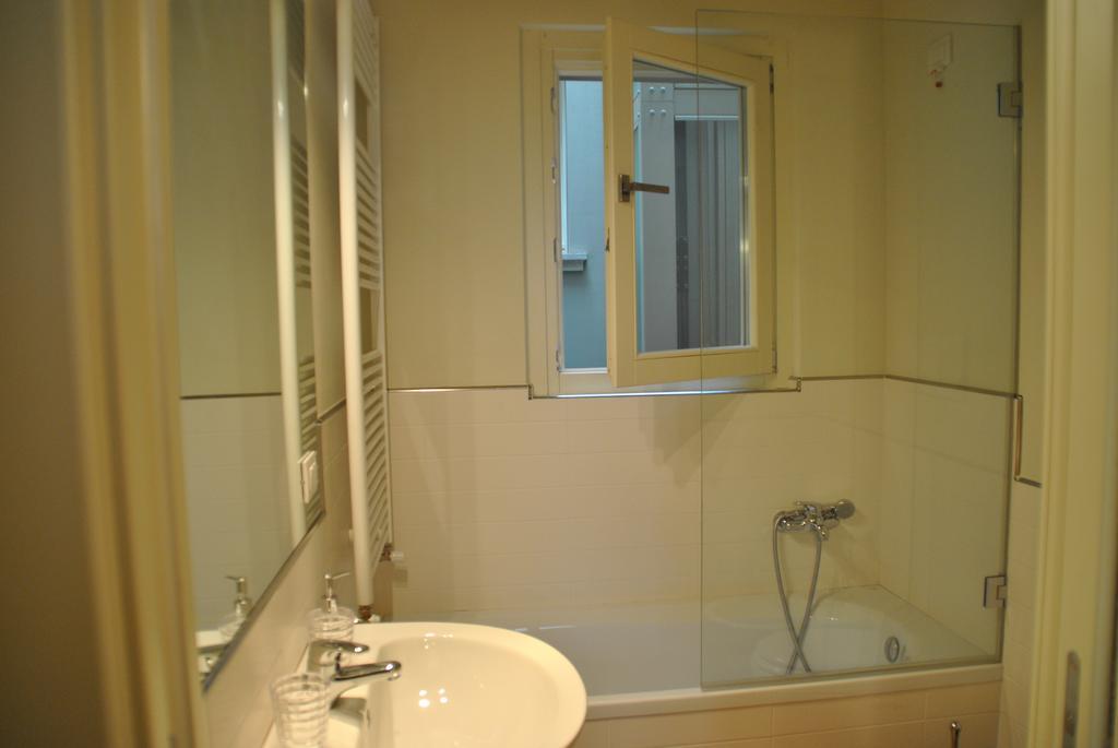 Dietro L'Angolo Hotel Brescia Habitación foto
